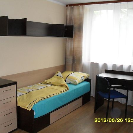 Dom Studencki Atol Hostel คราคูฟ ภายนอก รูปภาพ