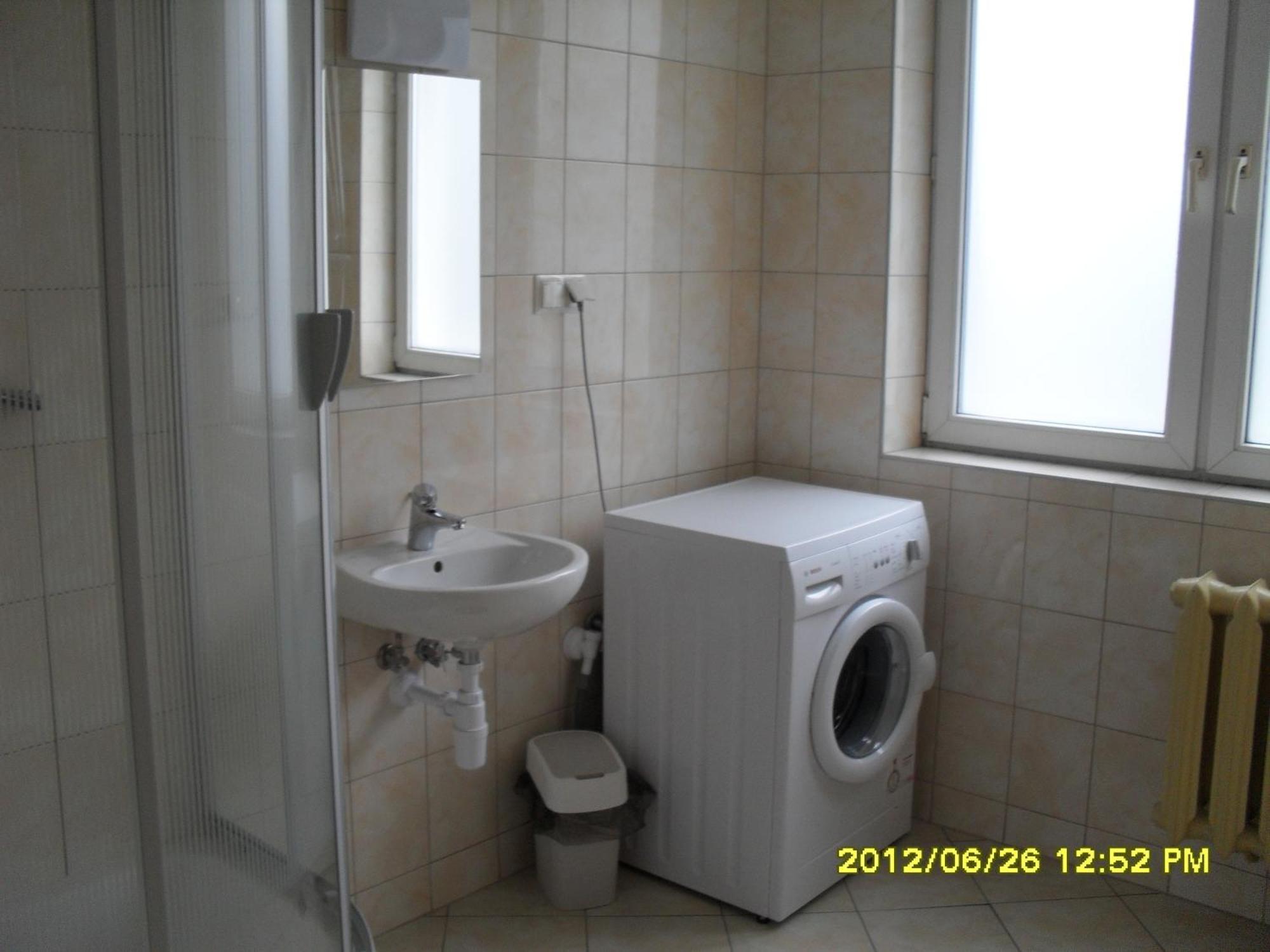 Dom Studencki Atol Hostel คราคูฟ ภายนอก รูปภาพ