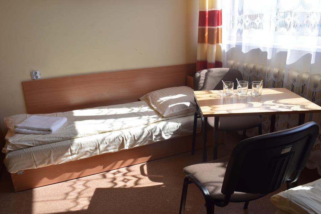Dom Studencki Atol Hostel คราคูฟ ภายนอก รูปภาพ